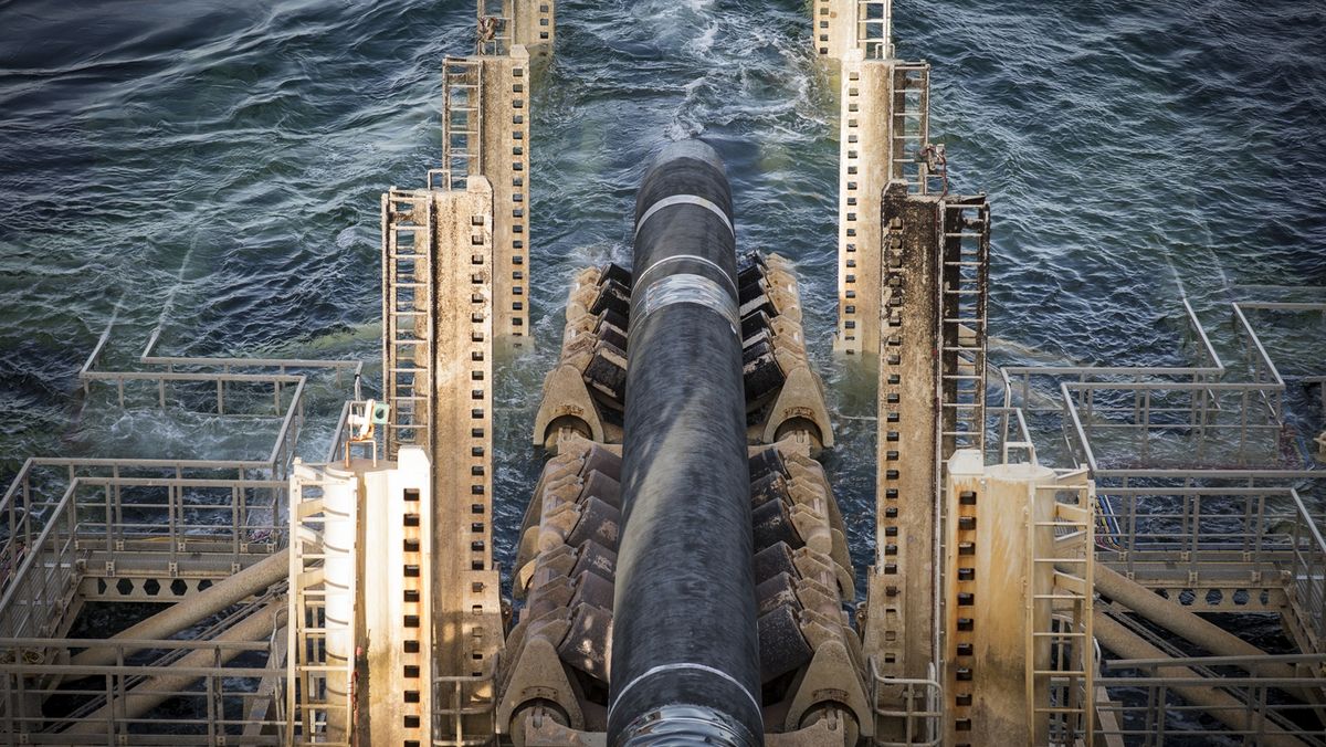 Ukrajině i Polsku navzdory. Poslední část plynovodu Nord Stream 2 je svařená